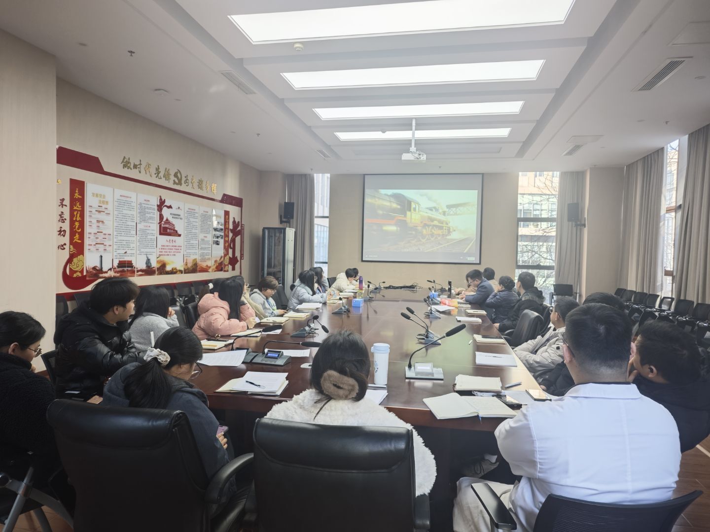 1-1人事科（党建监察室）——市食药检院组织开展“保持发展定力 鼓足发展干劲 ”主题党日活动（1.4）.jpg